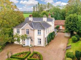 Hacheston Lodge, hotel in Marlesford