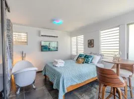 Casa Brisa del Mar - Steps to Montones Beach