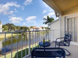 Pondview Modern Farmhouse Condo Half Mile to Beach