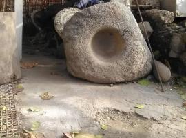 Mrganush kamp, hotel i Meghri