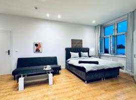 Lovely 4BR shared Apartment Near Kaufpark Alterlaa, hotel a Vienna