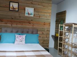 Suite 66 privativa, 11km da vila Germânica，位于布卢梅瑙的酒店