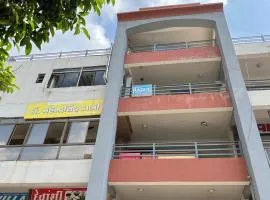 Hotel Radhe Kudasan