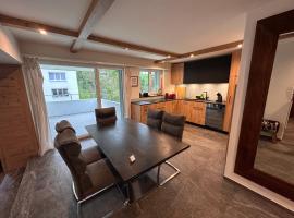 Spacious 2 bedroom apartment, hotel in Engelberg