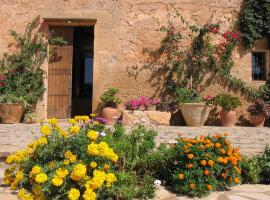 Finca Sa Cova Vella, farm stay in Manacor