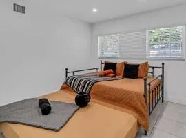 Miami Cozy Home Next to Beach & Aventura Mall