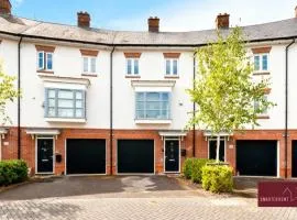 Wokingham - Three Bed House - Garden