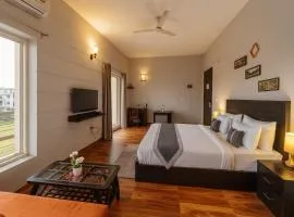 The Amber Signature Vrindavan # A Contemporary Luxury Hotel With #Lift# Parking# Ac Rooms# & Elegant interior # Near Prem Mandir