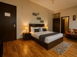 The Amber Signature Vrindavan # A Contemporary Luxury Hotel With #Lift# Parking# Ac Rooms# & Elegant interior # Near Prem Mandir