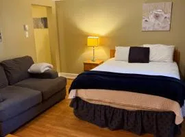 Midstream Manor Unit 1, Studio