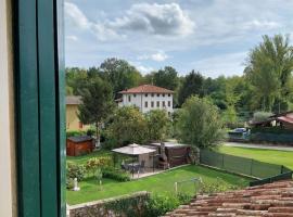 Family House on private courtyard in Fanna, hotel v destinaci Fanna