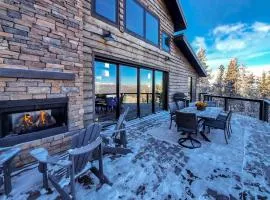 Luxury Ski-InandOut Getaway with Hot Tub and Views!