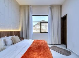 The Living near khorfakan Beach 2, hotel in Khor Fakkan