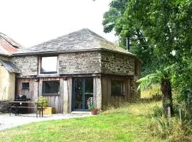 The Roundhouse, beautiful barn in North Cornwall