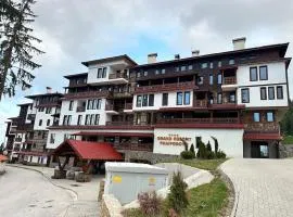 Апартаменты Гранд Ризорт с камином и видом на лес