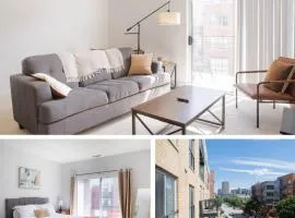 Spacious Third Ward Apt Near Summerfest with Balcony