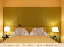 Yellow Flat by GrazRentals with best location & free parking, hotel in Graz