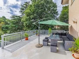 Gorgeous Apartment In Banjole With Wifi