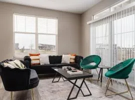 Cozy Whitestown 2BR Sunset Haven