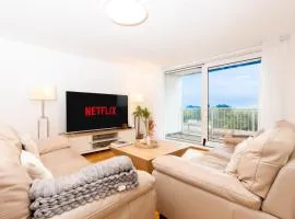 Spacious Shared Apartment by the Thames