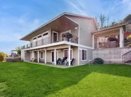South Lakeshore Waterfront Oasis