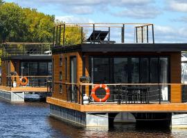 Yacht Club de Trois-Rivières 2 - Maison flottante, boat in Trois-Rivières