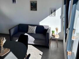 Les Gîtes de la Source de la Loire, hotel in Sainte-Eulalie