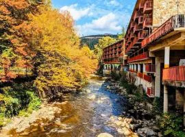 Baymont by Wyndham Gatlinburg On The River