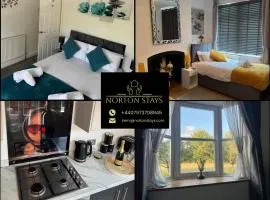 Modern 3-Bed Family Home Sleeps 6 Fast- Wi-Fi Free-Parking- Private Patio