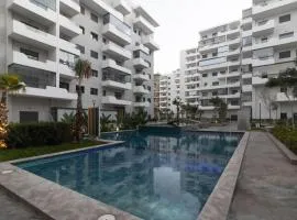 Cozy studio with great pool views