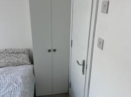 Comfort Rooms - East Croydon, hotel in South Norwood