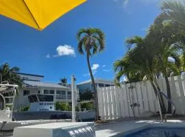 Direct access Canal front with Pool 2 bed 2 bath