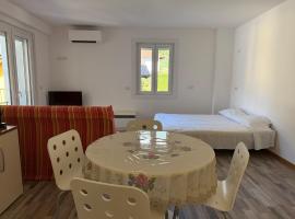 Studio apartment near the lake、テンノのホテル