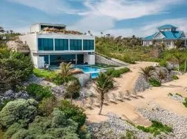 Bella Rocca - Luxurious Ocean Estate with Private Pool, Heated Spa, & Designer Interiors
