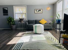 1 BR Cozy Apartment with Fire Pit Short walk to town, hotel in Nappanee