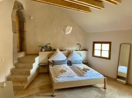 Eisenturm - Stadthaus, Turmgewölbe, hotel en Freinsheim