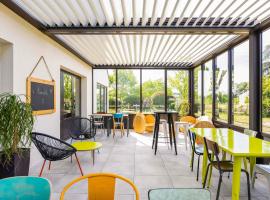 greet hôtel Angoulême, ξενοδοχείο σε Saint-Yrieix-sur-Charente