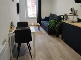 Studio à 150m du village