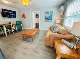 Manatee Spacious Updated On River 1 Mi to Beach Kit W&D