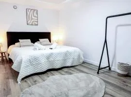 Pearl of the Cuyp Modern Comfort in De Pijp