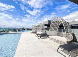 Luxury 1BR condo-Amazing Oceanviews Prime location close to beach