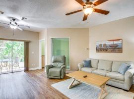 Walk to the Beach! New Smyrna Hideaway with Patio, hotel in New Smyrna Beach