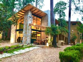 Caba&ntilde;a Bolonch&oacute;n Escapada en la Naturaleza، كوخ في سان كريستوبال دي لاس كازاس