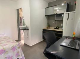 Casa c garagem 10min do centro Mogi das Cruzes，位于莫日-达斯克鲁济斯的酒店