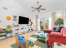 Bright King Bed Escape Pondview Half mile to Beach