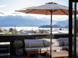 Great Lake View, Very Central, Modern Wanaka House, 3 En-suites