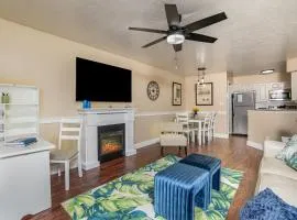 Elegant Ground Floor King Bed Condo - ME2