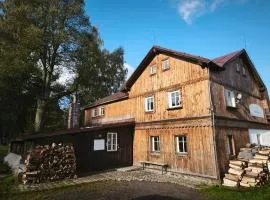 Kořenov 10 - Horská chalupa pro skupiny a rodiny až 38 osob