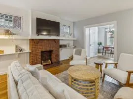 Stylish Modern Home Near Downtown Pittsburgh | Sleeps 7