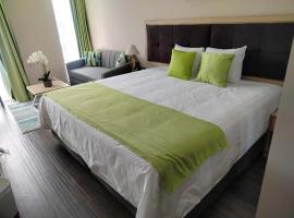 Hotel Puerto Limón CR, four-star hotel in Puerto Limón
